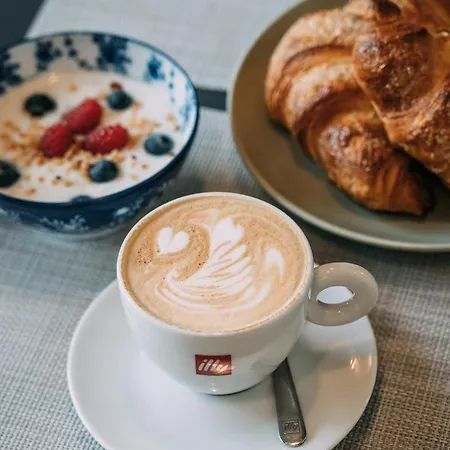 לינה וארוחת בוקר Pri Gondoli 3*